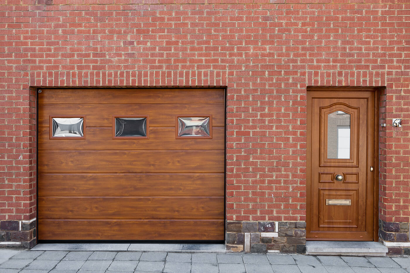 Made-to-measure sectional garage door - Raposo Charleroi, Image n°2