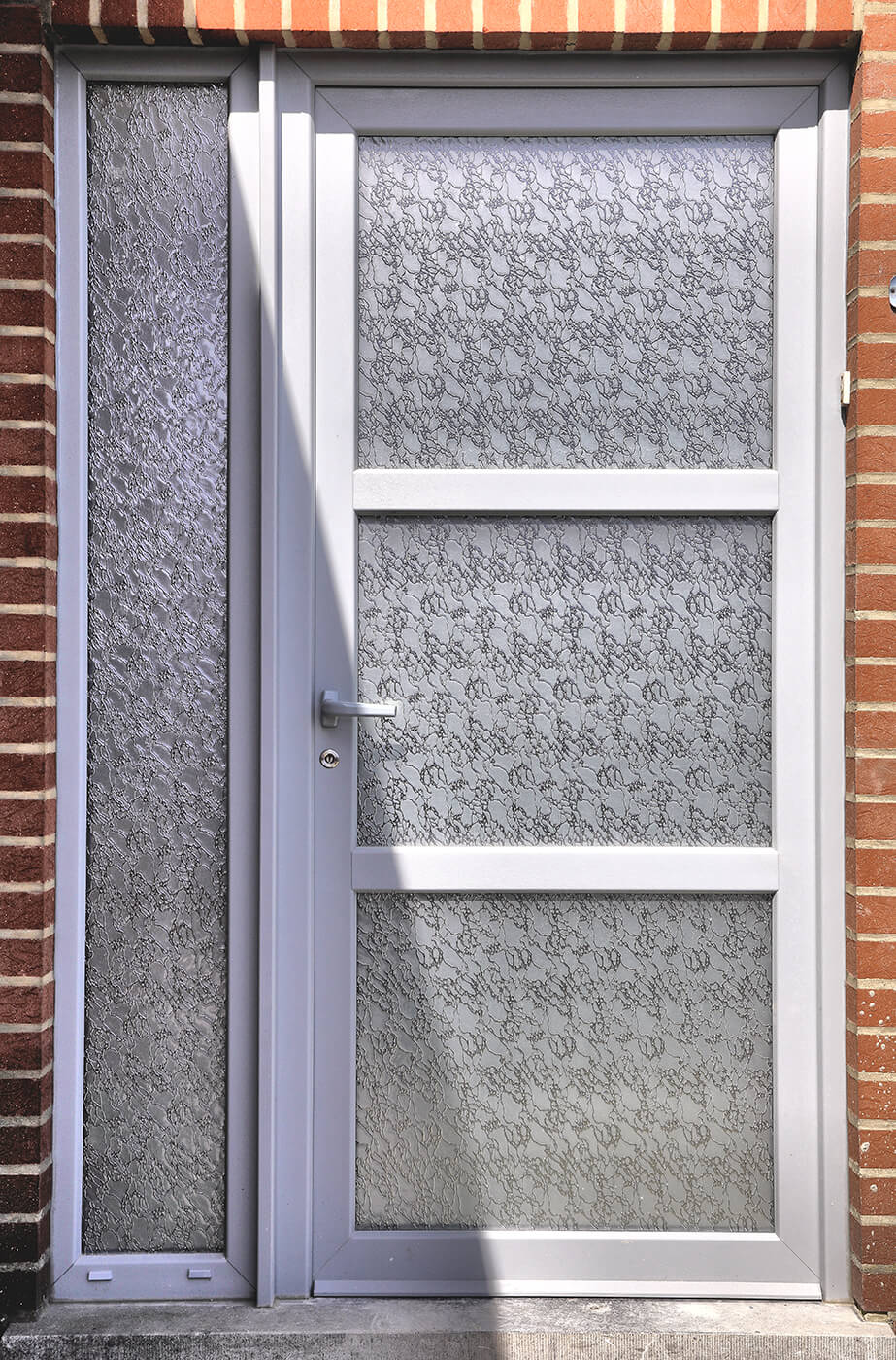 Entrance doors in PVC - Raposo, Expert in Doors & Windows, Image n°6